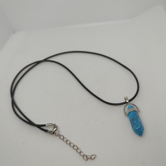 Turquoise Healing Crystal Point Necklace Silver tone Leather Necklace 22" Cord - Picture 2 of 8
